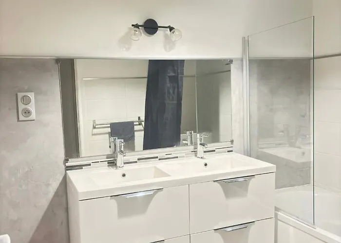 Ajaccienne أجاكسيو